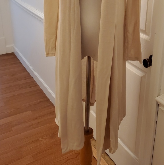 Long lite weight cardigan - Picture 2 of 8
